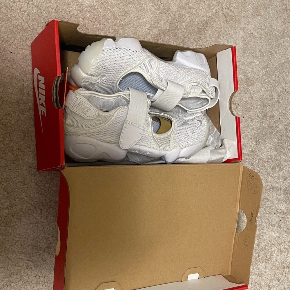 Wmns Air Rift Breathe Triple White NWT tabi sneakers